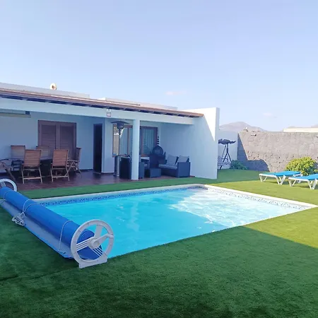 Casa Montes Holiday home *